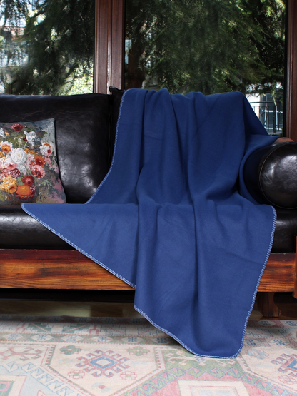 Koyu Mavi Asalet – Çok Amaçlı Yüksek Kalite Diz Örtüsü