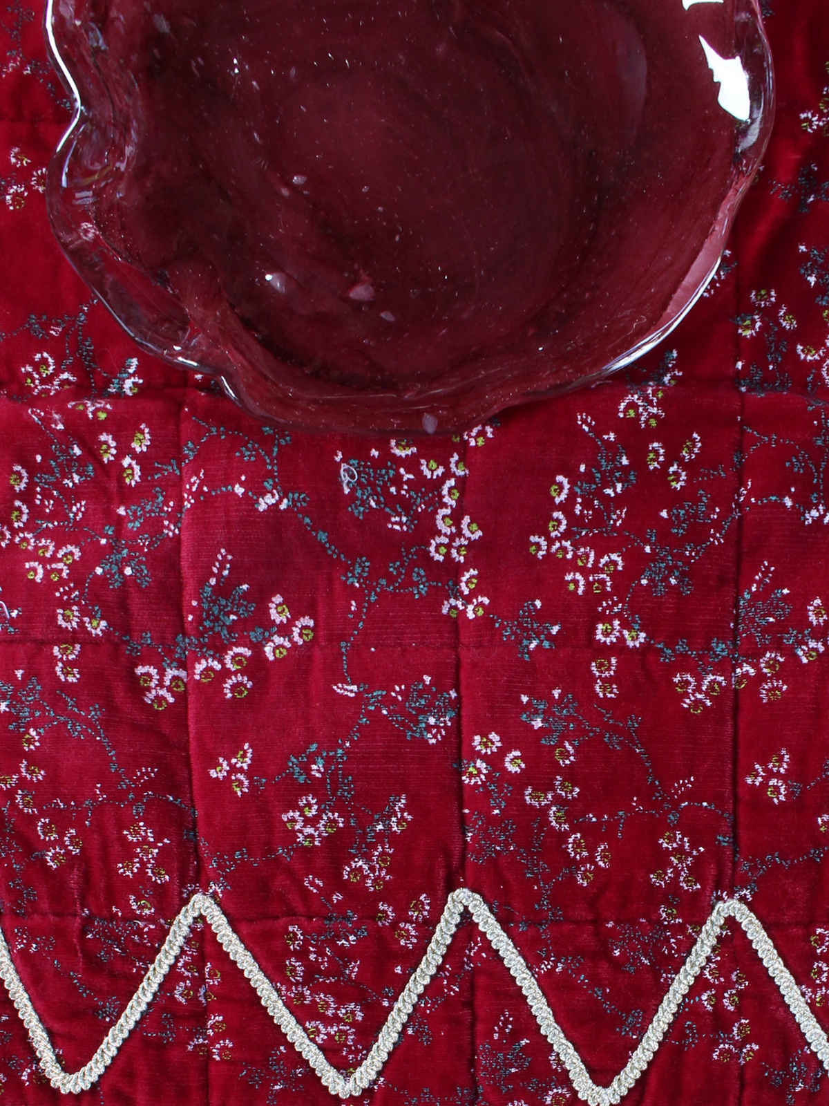 Bordo Kadife Işıltı – Vintage Gold Harçlı Çok Amaçlı Dekoratif Örtü