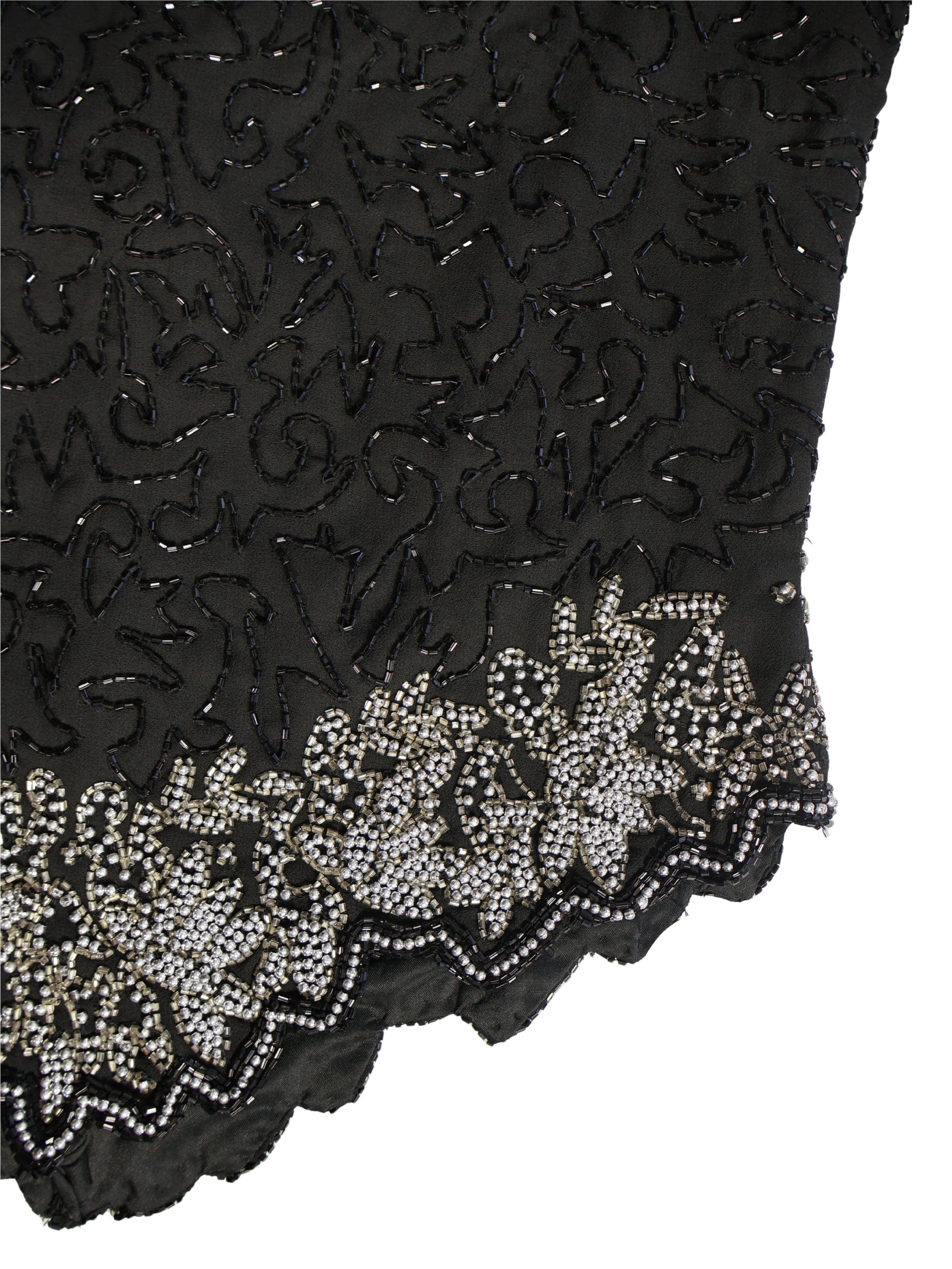 Siyah Işıltı – Gümüş İşlemeli Kısa Kollu V Yaka Bluz