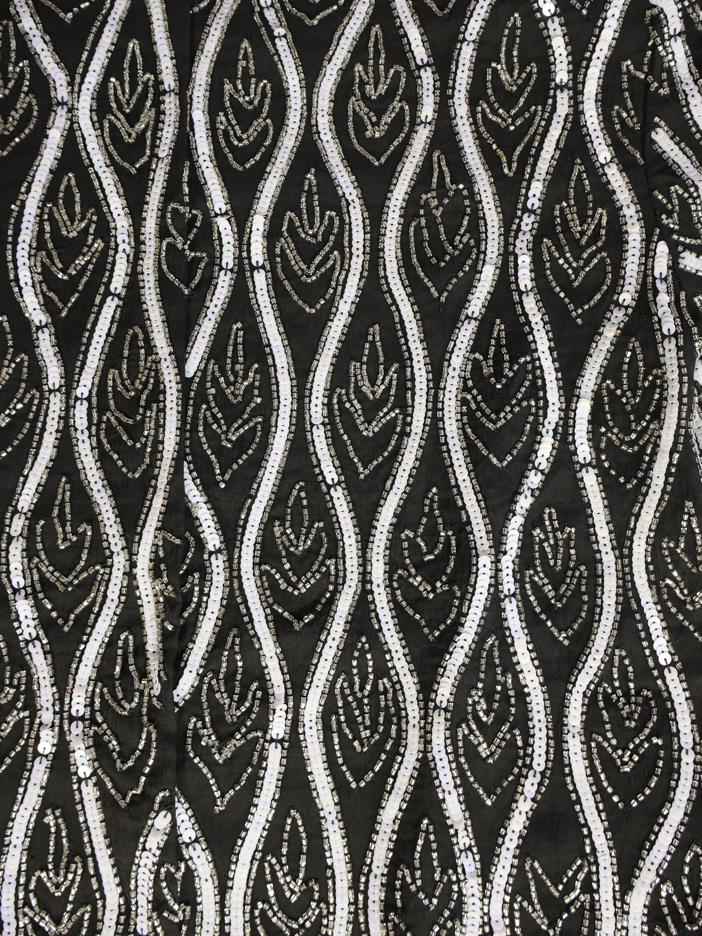 Siyah Yaprak – El İşlemeli Kısa Kollu Tunik