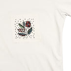 Uygulama İz – El Motifli Beyaz Bisiklet Yaka T-Shirt