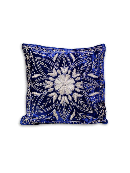 Gökten İşlenen – Gümüş Simli Desenli Kadife Kırlent Kılıfı