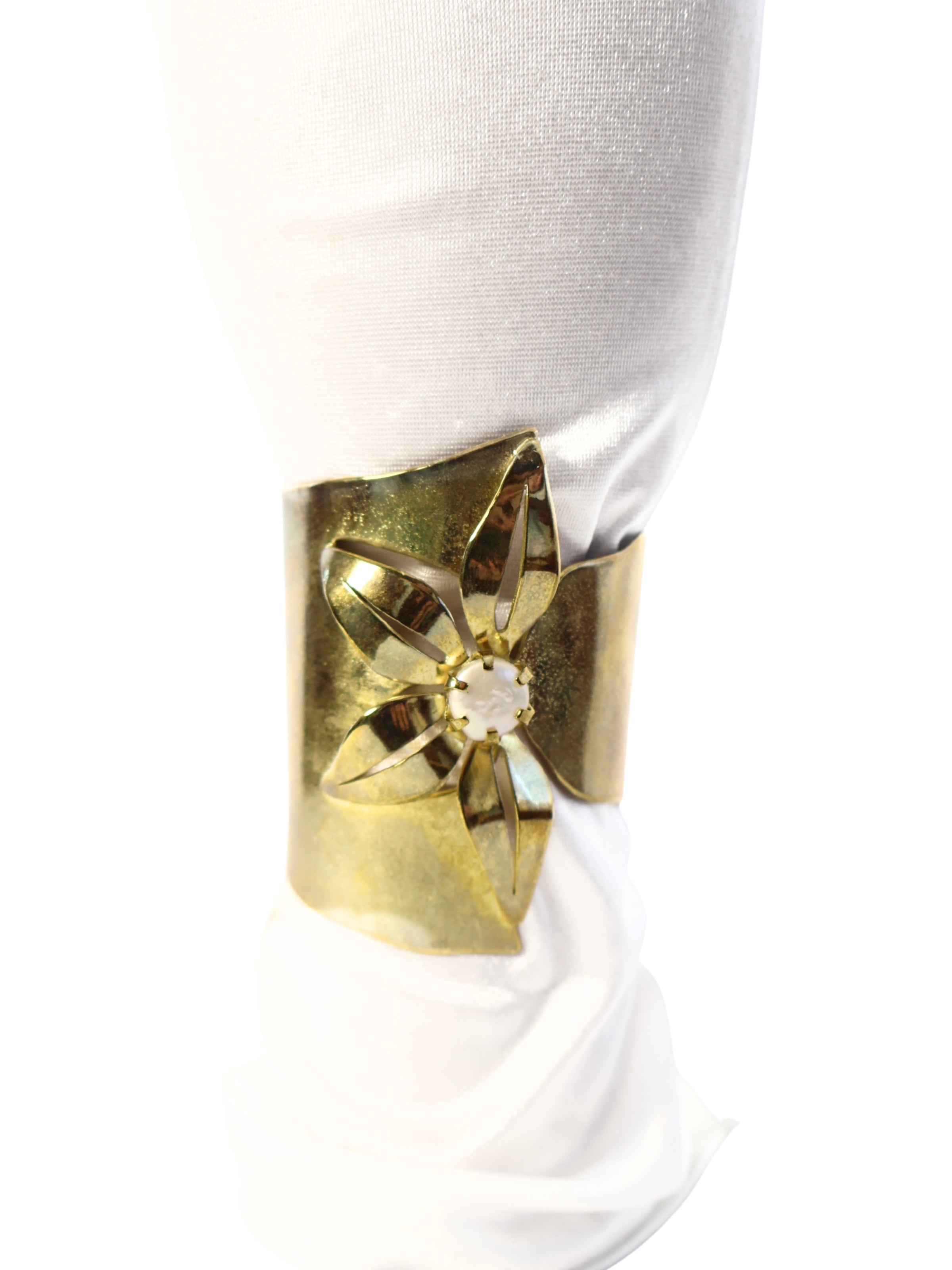 Yıldız Işıltısı – İnci Süslemeli Pirinç Bileklik