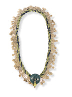 Zümrüd – Altın İzler ve Tınılı Form Kolyesi