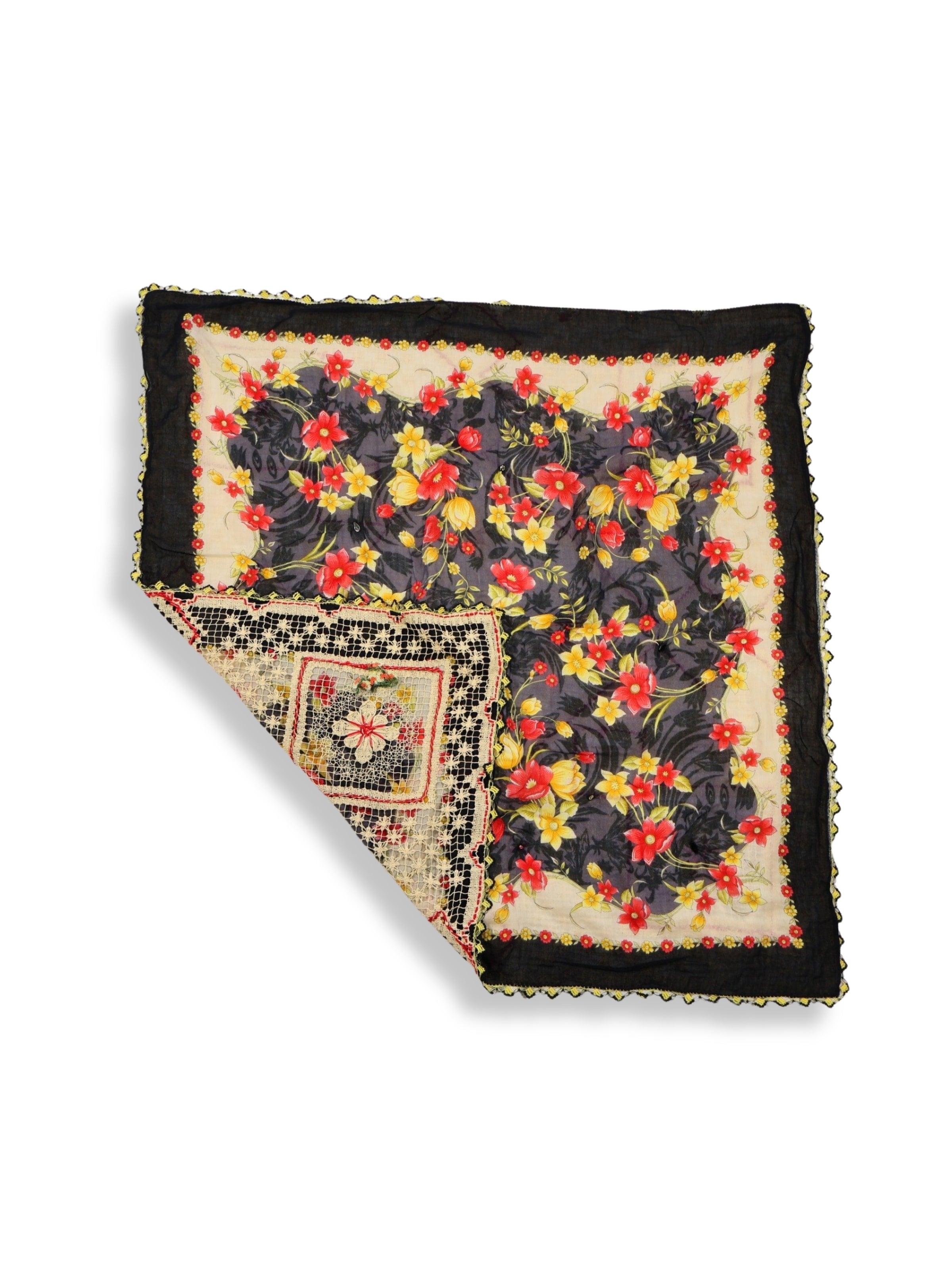 Renkli İz – 1990’lardan Uyarlama Dantelli Antika Yazma Örtü