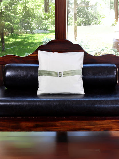 Fıstık Işıltısı – Tafta Üzeri Kadife ve Taşlı Tokalı Kırlent Kılıfı