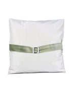 Fıstık Işıltısı – Tafta Üzeri Kadife ve Taşlı Tokalı Kırlent Kılıfı