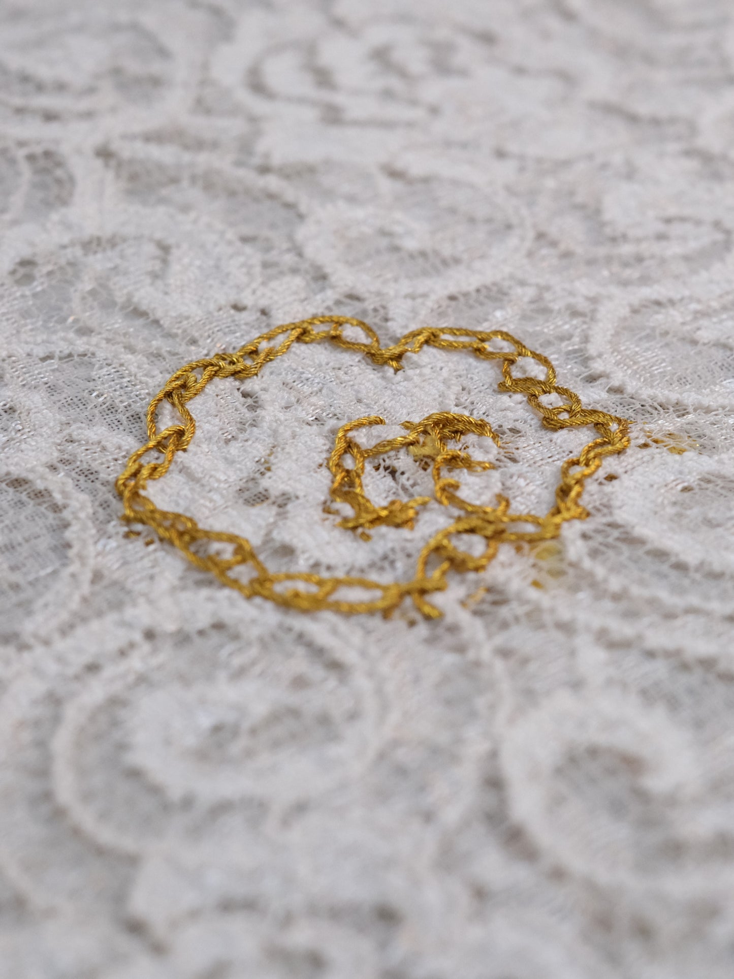 Bakır Işık – 1920’lerden Uyarlama Tel Kırma Antika Örtü