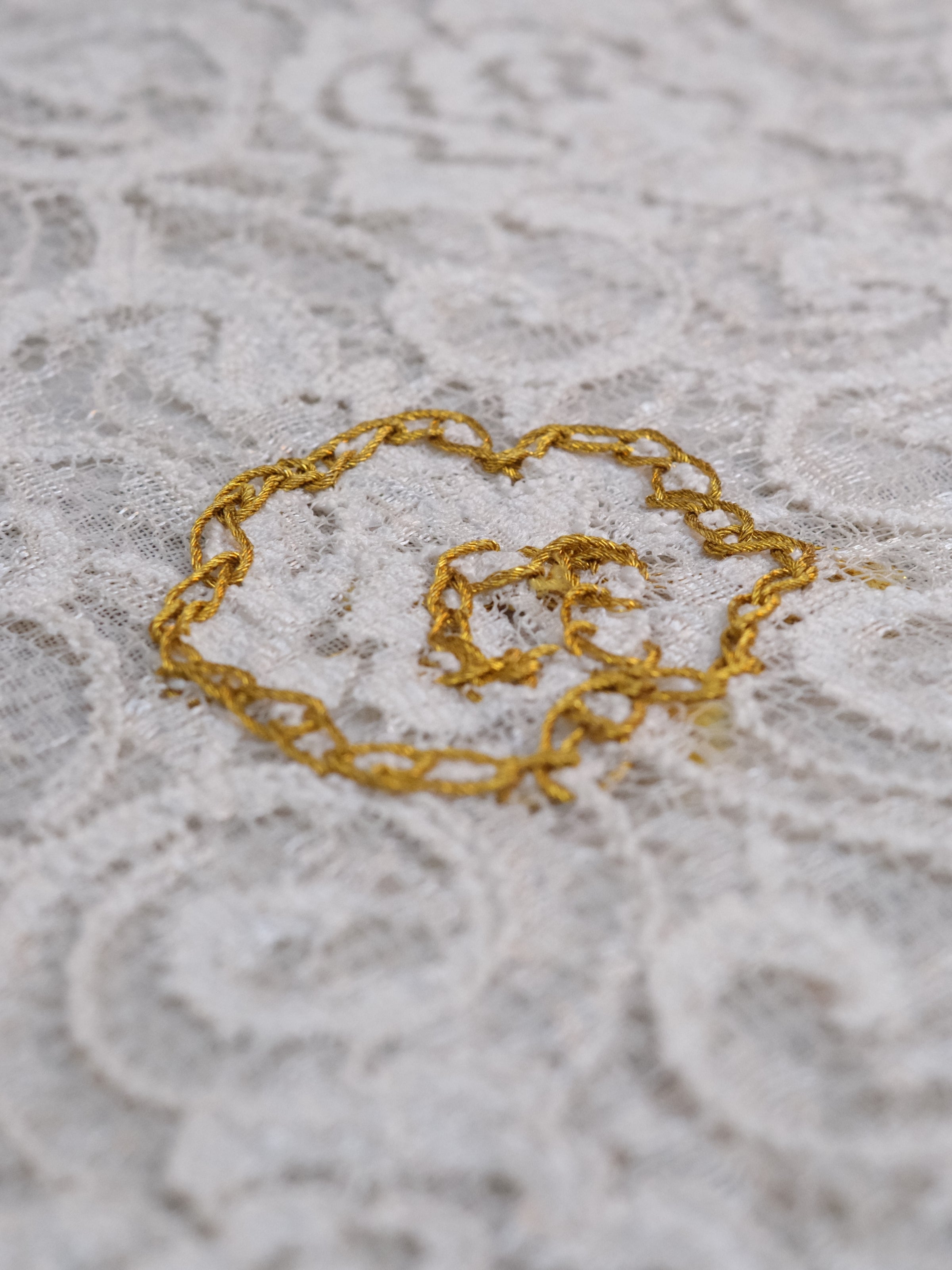 Bakır Işık – 1920’lerden Uyarlama Tel Kırma Antika Örtü