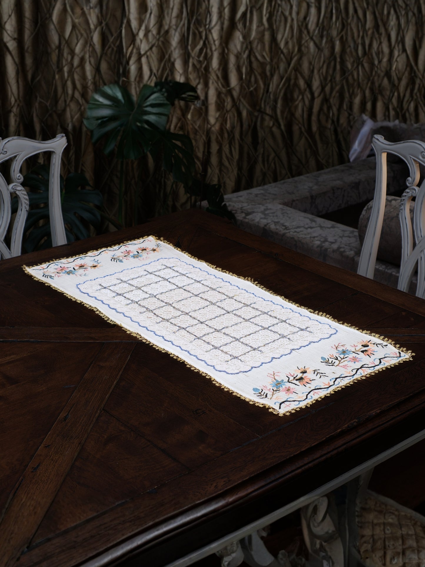 Altın Nakış – 1940’lardan Uyarlama Bürümcük Keten Örtü Seti