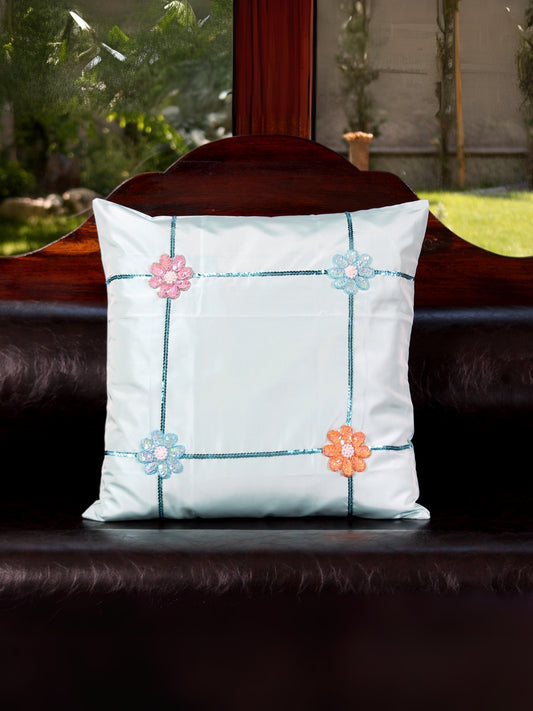 Turkuaz Çiçek – Renkli Payetli Çiçek Motifli İpek Tafta Kırlent Kılıfı