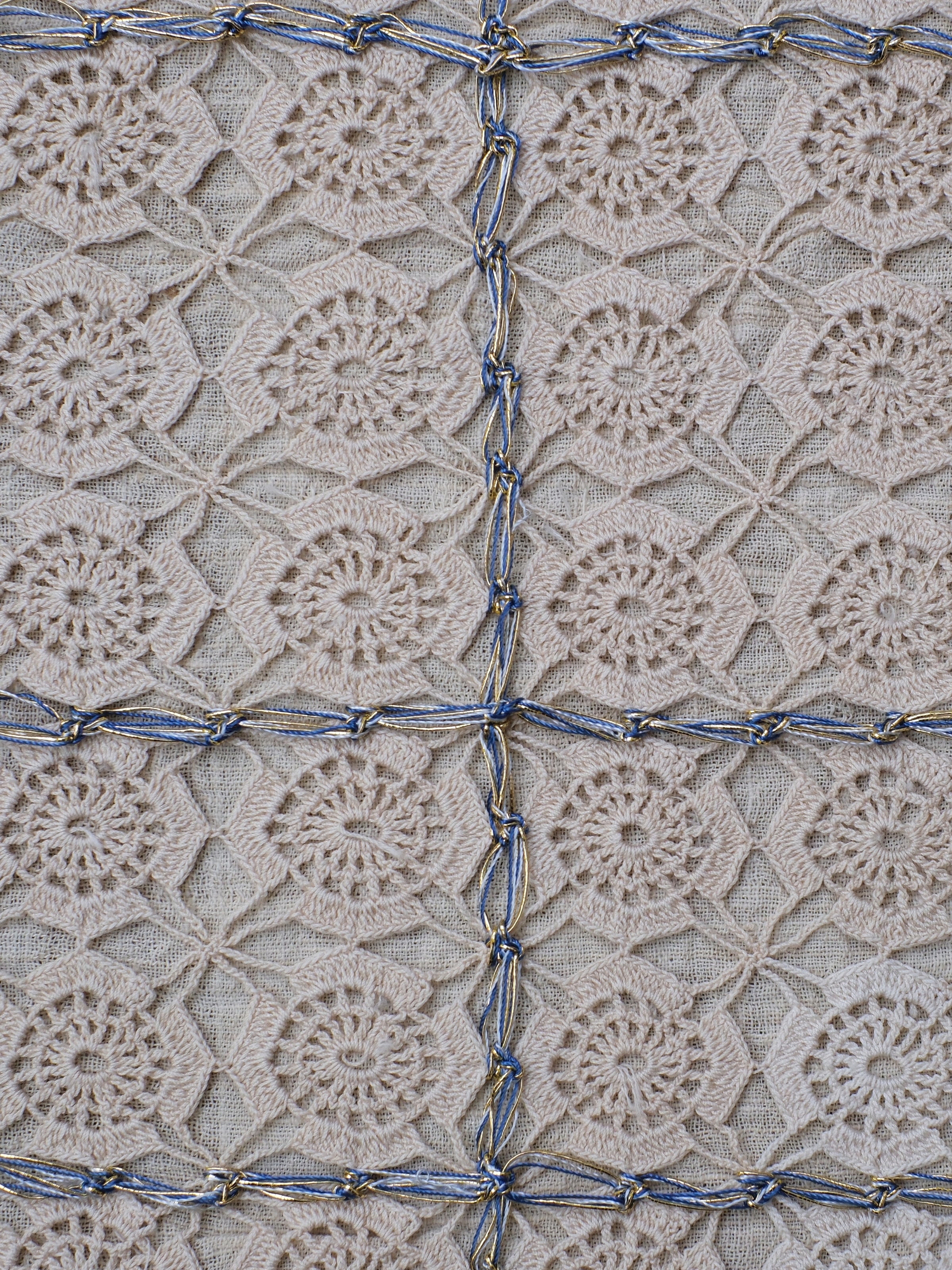 Altın Nakış – 1940’lardan Uyarlama Bürümcük Keten Örtü Seti