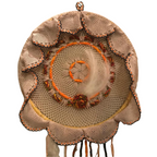 Kızılderili kültüründen esinlenerek 1960'ların el işçiliği detaylarıyla tasarlanan rüya kapanı.