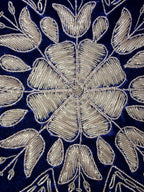 Gökten İşlenen – Gümüş Simli Desenli Kadife Kırlent Kılıfı